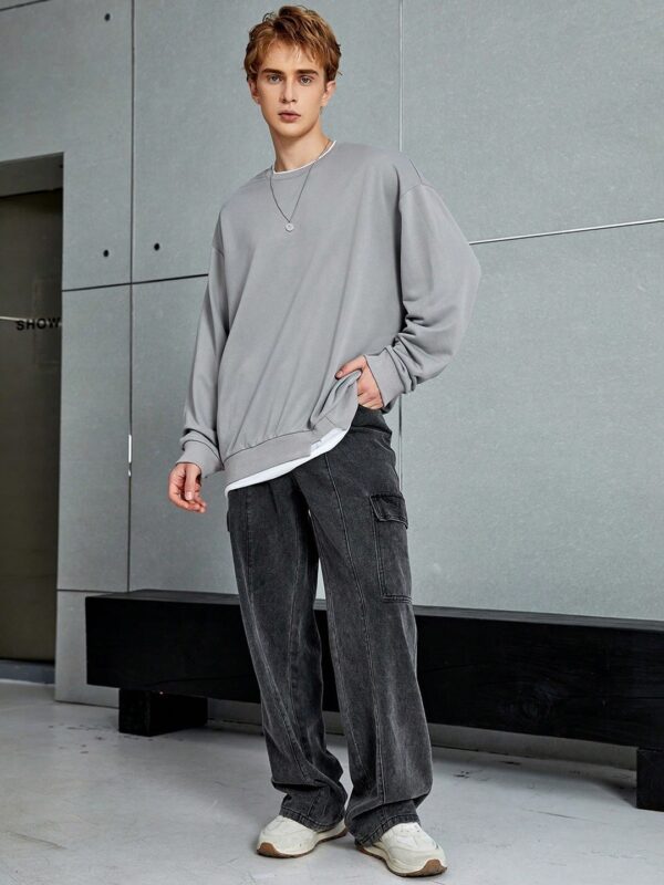 Men Low-Rise Cargo Jeans - Image 5