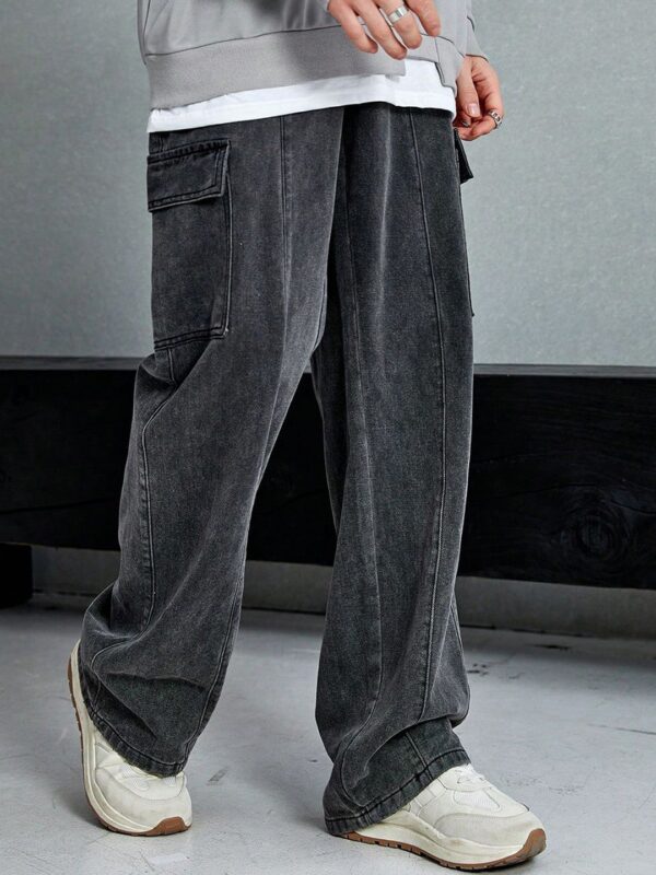Men Low-Rise Cargo Jeans - Image 4